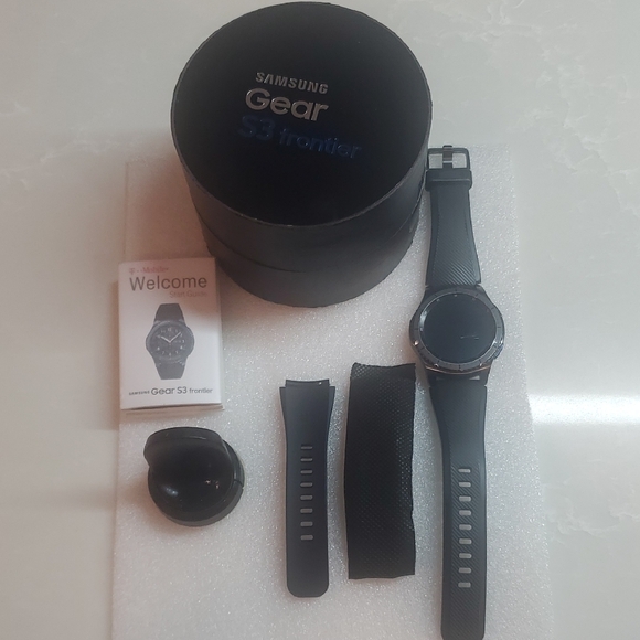 Samsung Smartwatch with Black and Silver Accents - Picture 5 of 9